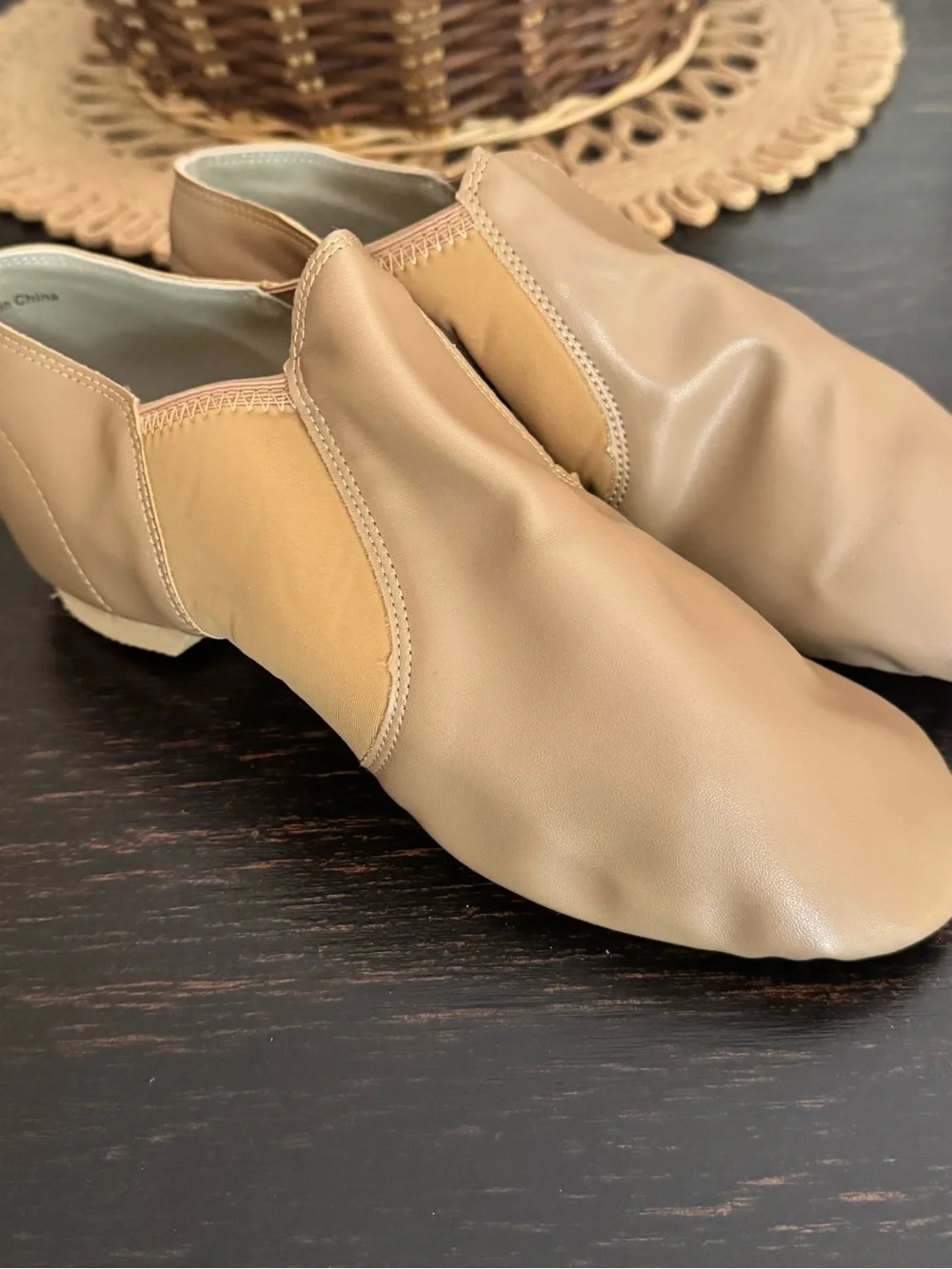 New! Tan/Beige Slip-on Split-Sole Flexibility Jazz Dance Shoes 9.5